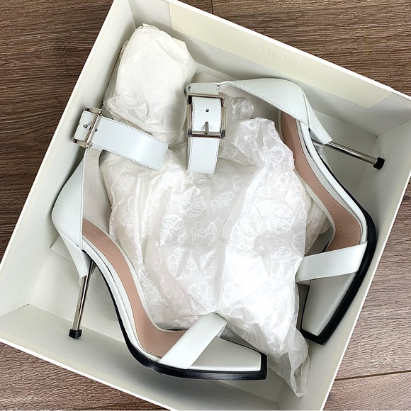 Women's NEW Alexander McQueen White/Black Strappy Open Toe Pumps, 38 (US: 8) - Picture 13 of 15